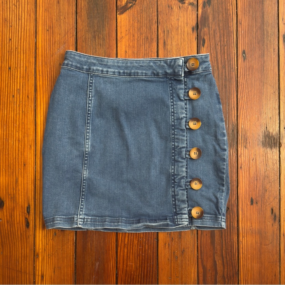 Free People button down denim skirt